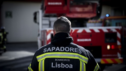 Peticao publica - Pela Valorizao dos Bombeiros Sapadores e da sua Carreira-reduzido